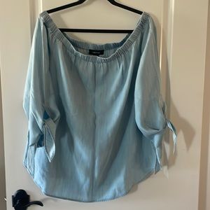 Light denim Karen Kane toff the shoulder top